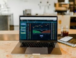 Harnessing the Power of Fintech: Simplifying Investments for Everyone